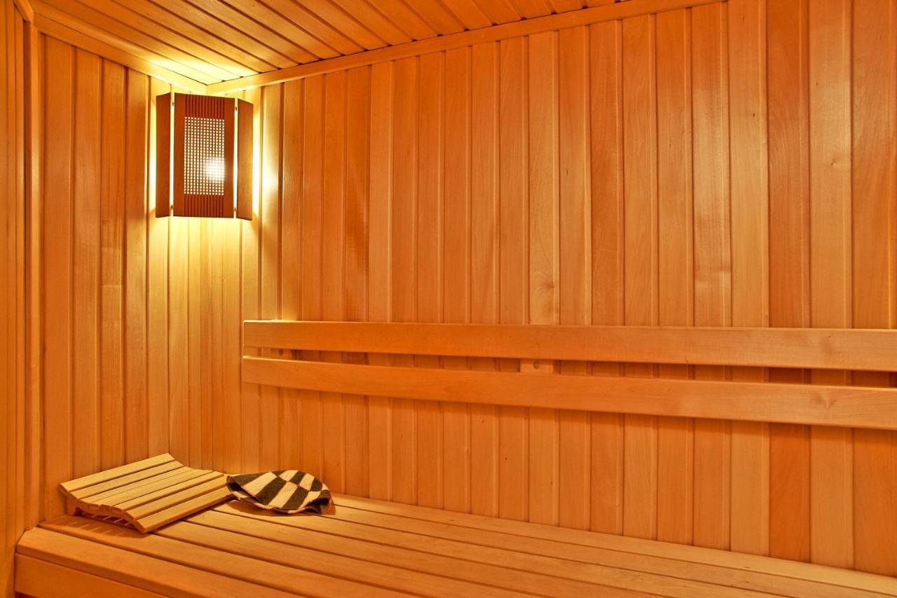 Big Jacuzzi , Sauna , Khreshchatyk Apartments Kiev Eksteriør bilde